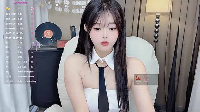 QvQi7 online show from April 23, 12:08 am