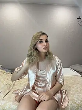 AmeliaLux online show from May 5, 5:27 pm
