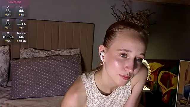 oliviakiiss online show from July 7, 4:54 pm