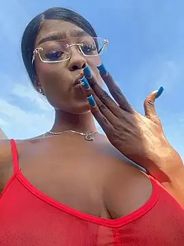 CocoaLuxeXXX online show from July 2, 1:17 pm