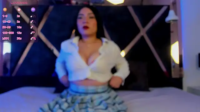 Lunaxh1 online show from April 21, 2:02 pm