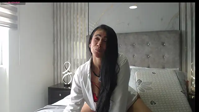 Laia Hills online show from July 4, 3:52 pm