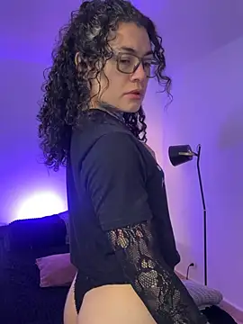 XelDesire online show from May 4, 3:27 pm