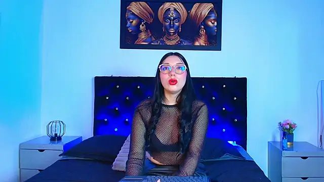 WhiteHott  online show from April 21, 9:11 pm