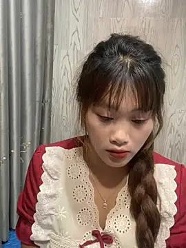 Ly-sexyy online show from May 3, 9:01 am