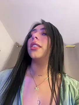 IsabellaNoir  online show from May 22, 11:47 pm
