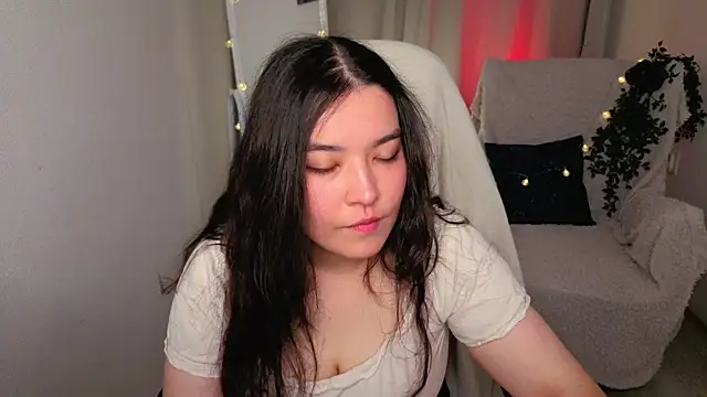MomoRins online show from May 25, 11:04 pm