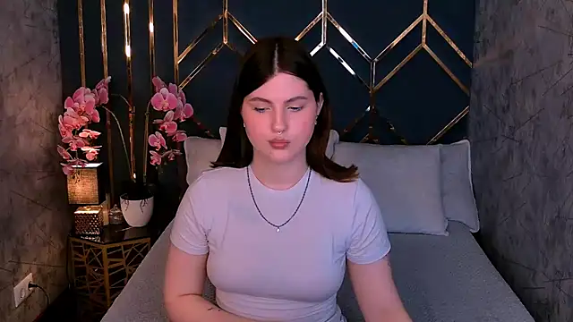 IvySimmons online show from May 17, 8:52 pm