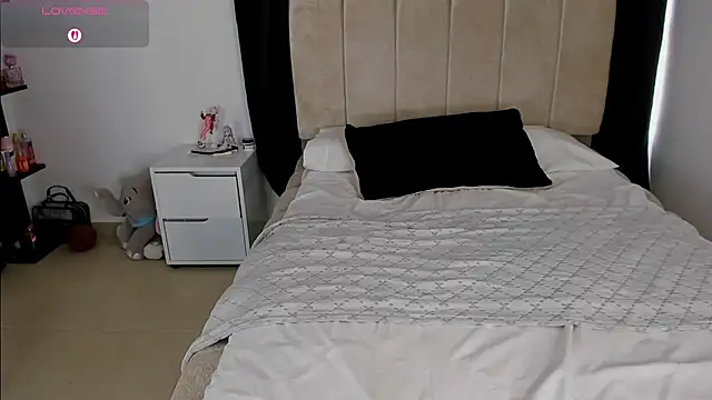 melanyangel99 online show from June 28, 7:53 pm