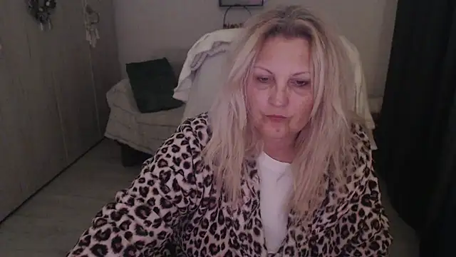 Divineblond online show from April 9, 11:43 pm