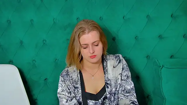 EllaBells online show from June 24, 5:06 am