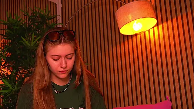 KhloeDaviss online show from June 10, 6:12 am