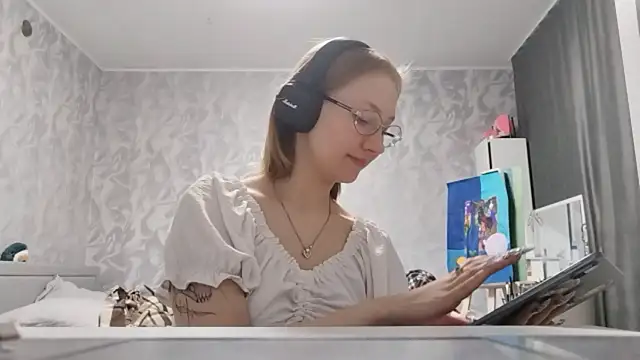 MyungWormington online show from April 25, 11:24 am