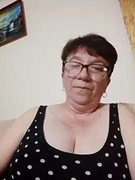 KetQueen101 online show from June 16, 9:05 pm