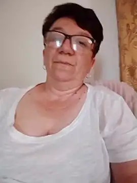 KetQueen101 online show from June 14, 1:00 pm