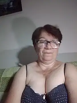 KetQueen101 online show from August 4, 8:26 pm
