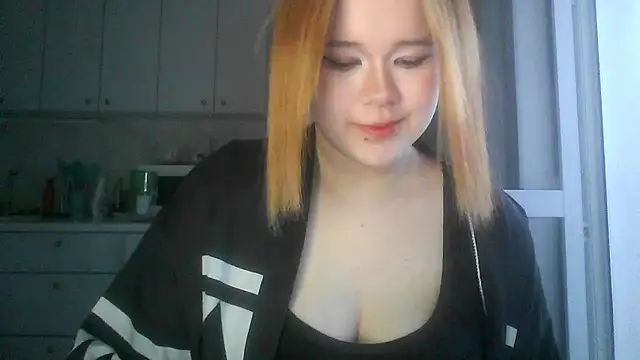 Amanda Mia  online show from June 30, 4:06 pm