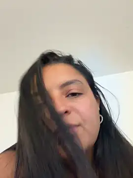 Just Adri online show from April 27, 6:49 pm