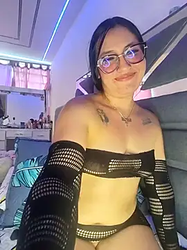 valeryrouse27 online show from April 30, 5:40 pm