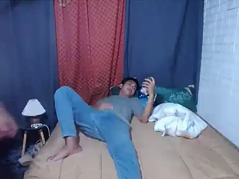 FleeCruz online show from April 30, 11:59 am