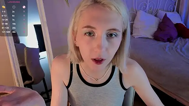 Elen Moore online show from April 25, 5:43 am