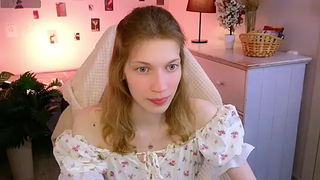 Emily Cartex online show from May 14, 5:35 am