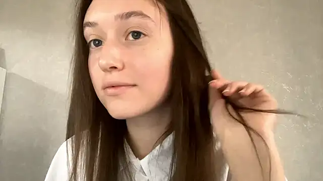 LisaSunrise online show from April 28, 1:25 am