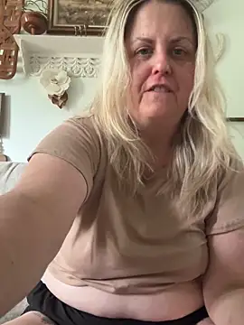 Bruiserboomer2 online show from May 24, 10:20 pm