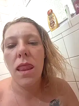 lickybaby26 online show from June 15, 8:20 pm