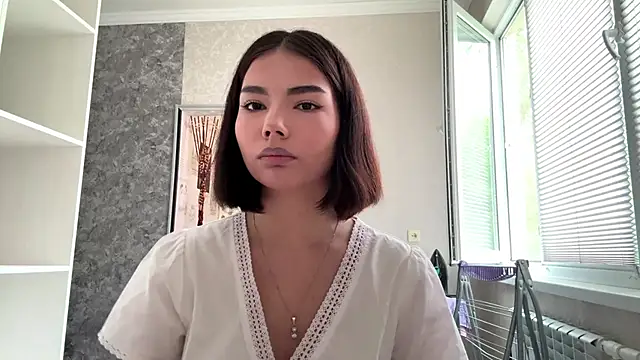 MarylnMonnier online show from May 21, 7:06 am