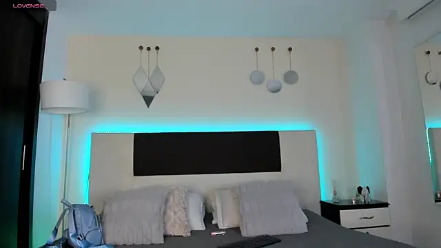 Sky Loren online show from July 6, 1:22 am