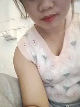 -Dolly-02 online show from May 25, 2:16 pm