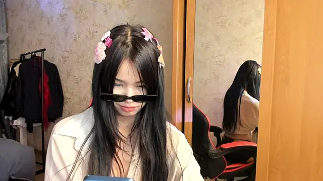 Akiba cute online show from May 12, 6:14 pm