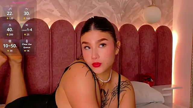 Emily-Cooper- online show from May 11, 3:41 am