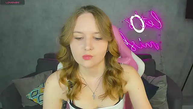 Emmaa Kimm online show from June 21, 12:58 am