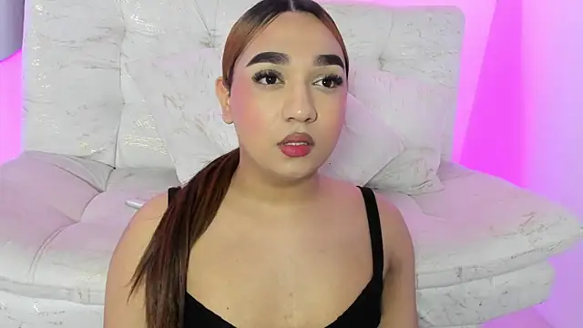 LiaCampbell  online show from June 18, 8:36 pm