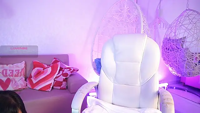 VioletJoness  online show from June 26, 11:44 am