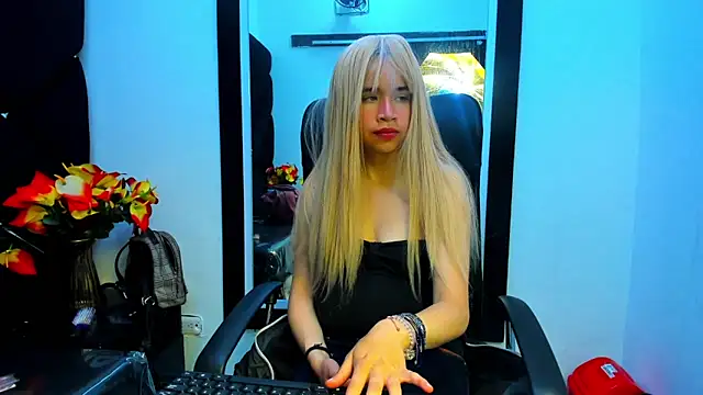 ivyqueen28 online show from June 5, 5:00 am