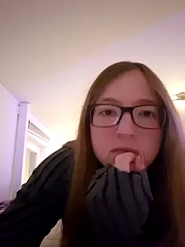 Freaky-Doll online show from May 12, 10:05 pm
