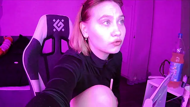 SuzieAllen online show from May 14, 5:41 pm