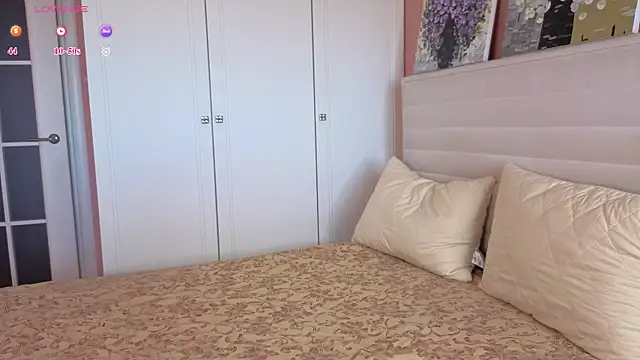 Chanelbayerr online show from June 6, 12:44 pm
