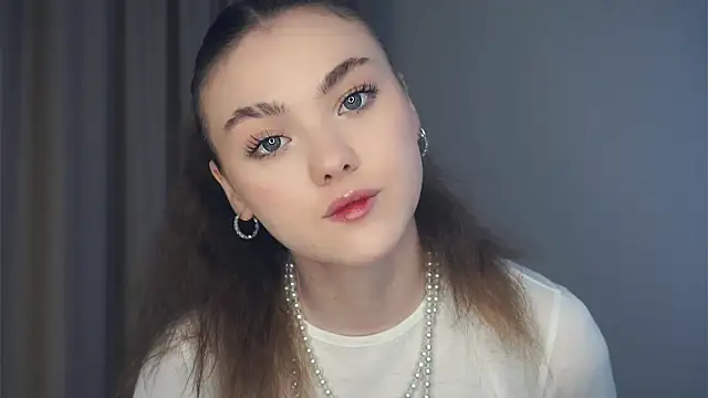VickiPraml online show from May 9, 10:28 am
