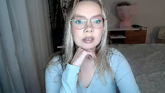 PolinaXXXXXJones online show from June 29, 8:41 pm