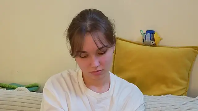 JolieDerringer online show from June 6, 7:36 am