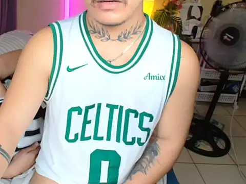 urhardfuckerAsiandaddy online show from July 28, 8:52 pm