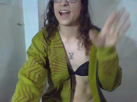 LaCuerva online show from May 10, 8:22 pm