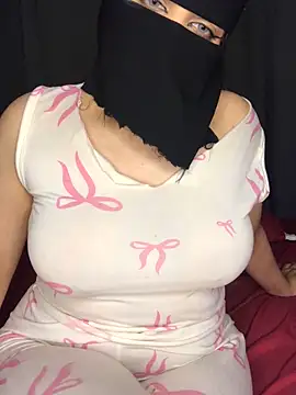 Gamillaa online show from June 1, 9:49 pm
