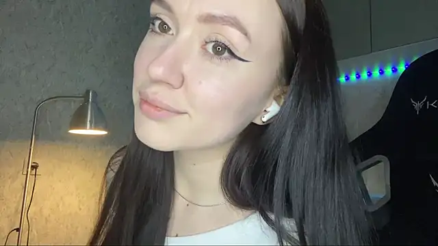 WarmDreams online show from May 4, 1:48 pm