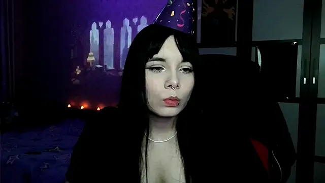 gothicq online show from June 2, 6:09 pm