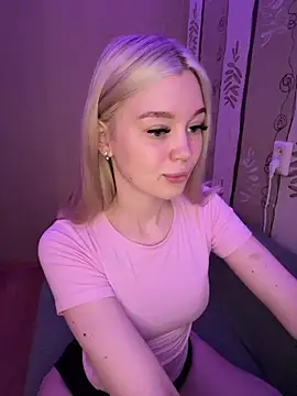 Velvet Doll  online show from June 18, 9:47 am